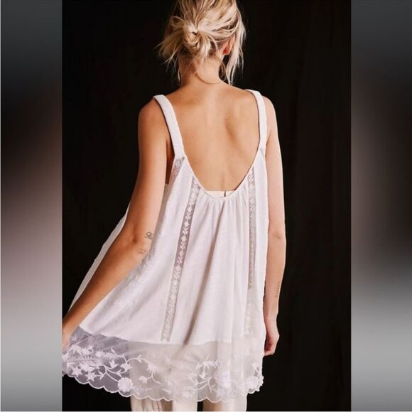 Medium  - Picture 3 of 8